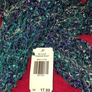 🆕NWT peacock colored scarf
